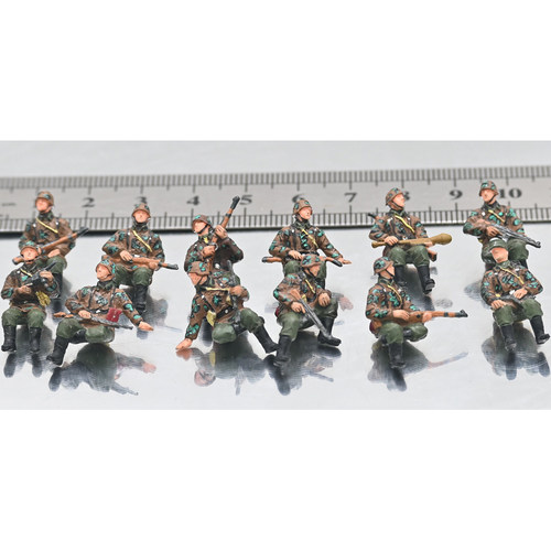 三荣迷彩12人组完成品模型