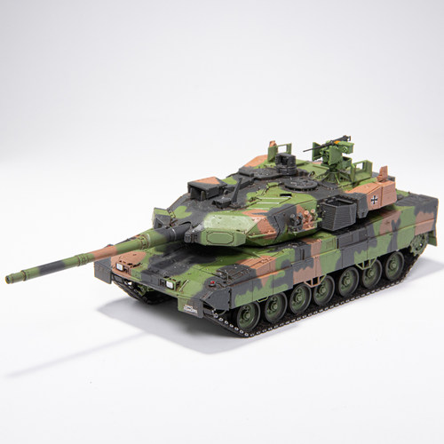 豹2A8主战坦克北约三色成品模型