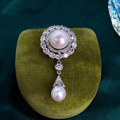 伯爵夫人天然珍珠胸针