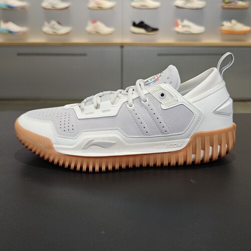 李宁男子减震回弹低帮篮球鞋