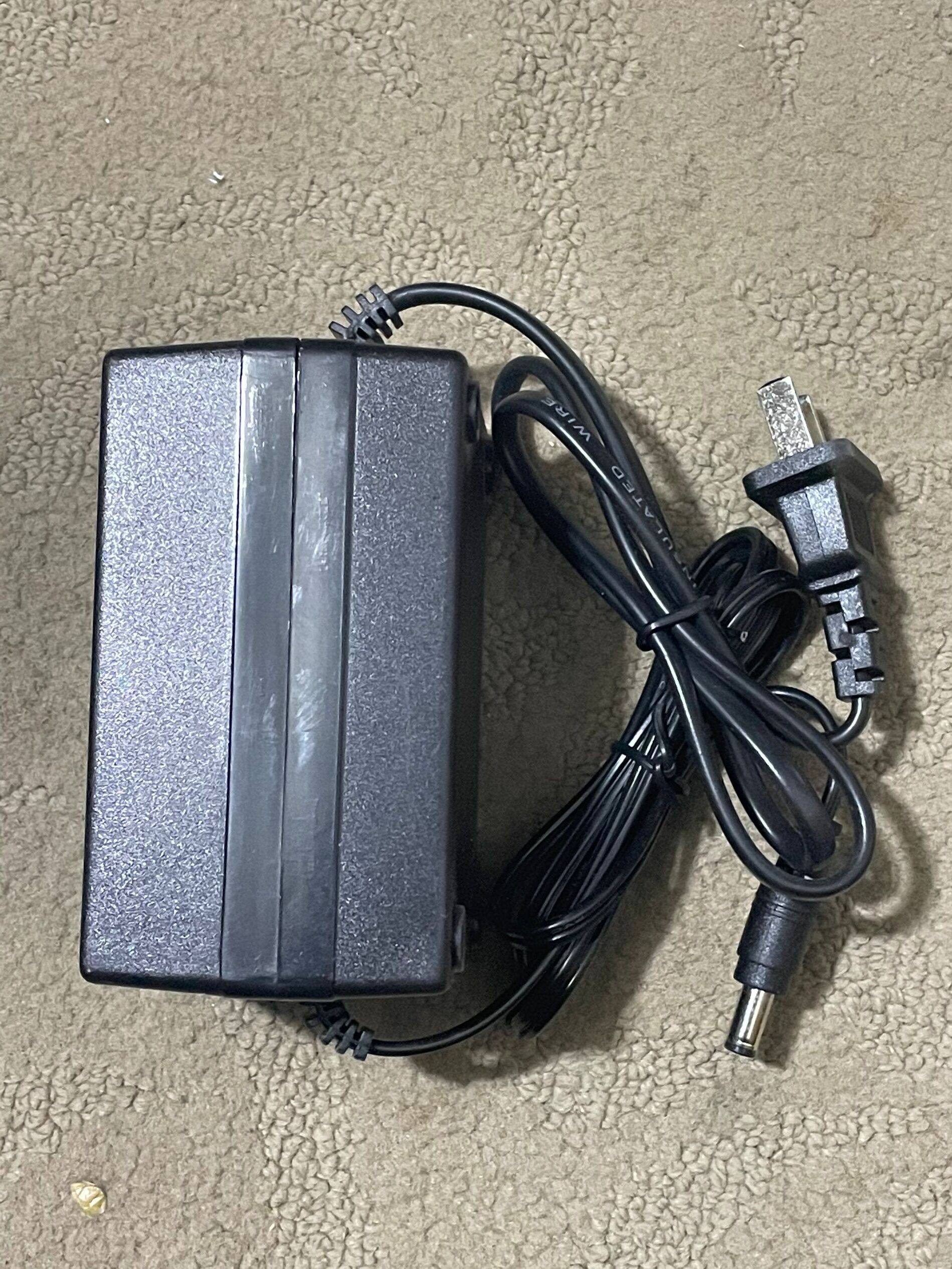 单通道电子管话放 百灵达MIC100 MIC-800电源线适配器 AC9V1.3A图片