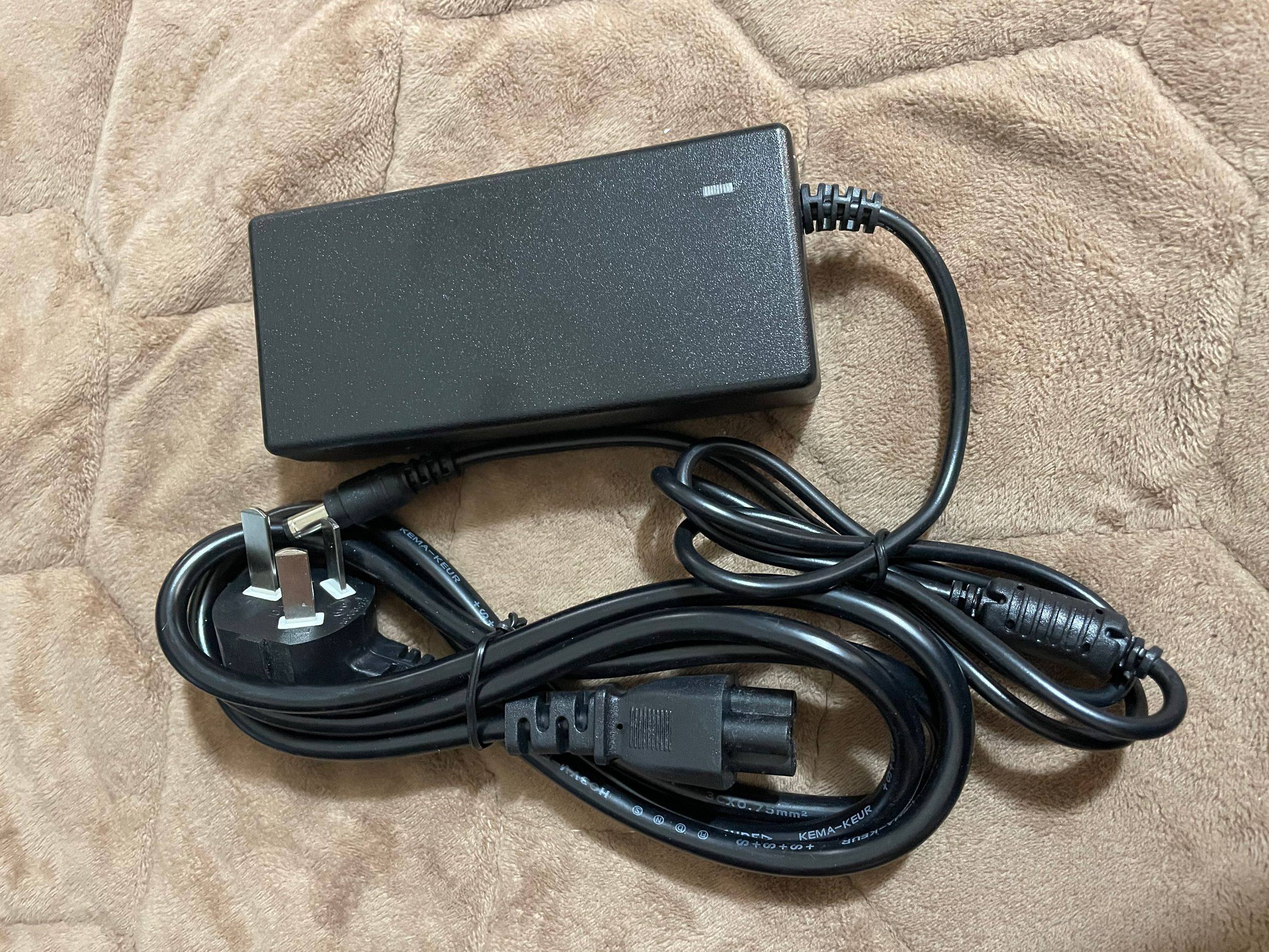 适用爱浪DT20户外拉杆广场舞音响电源适配器15V4A充电器线通用