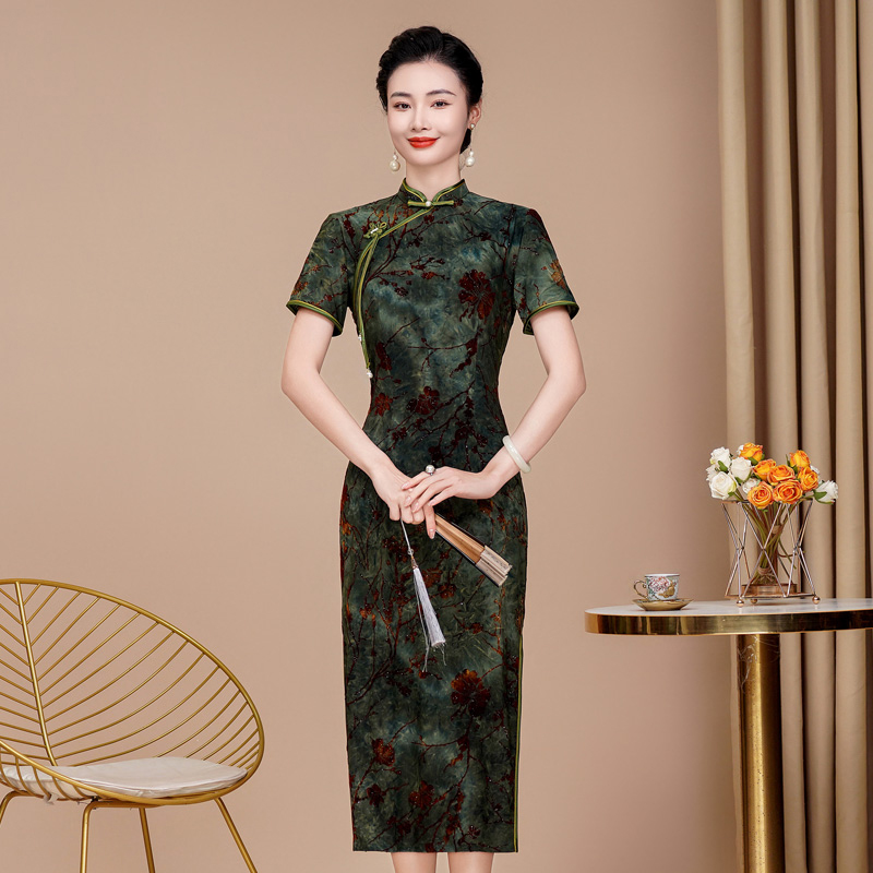 2025年新中式改良旗袍高端大气上档次复古中年女日常妈妈古法国风