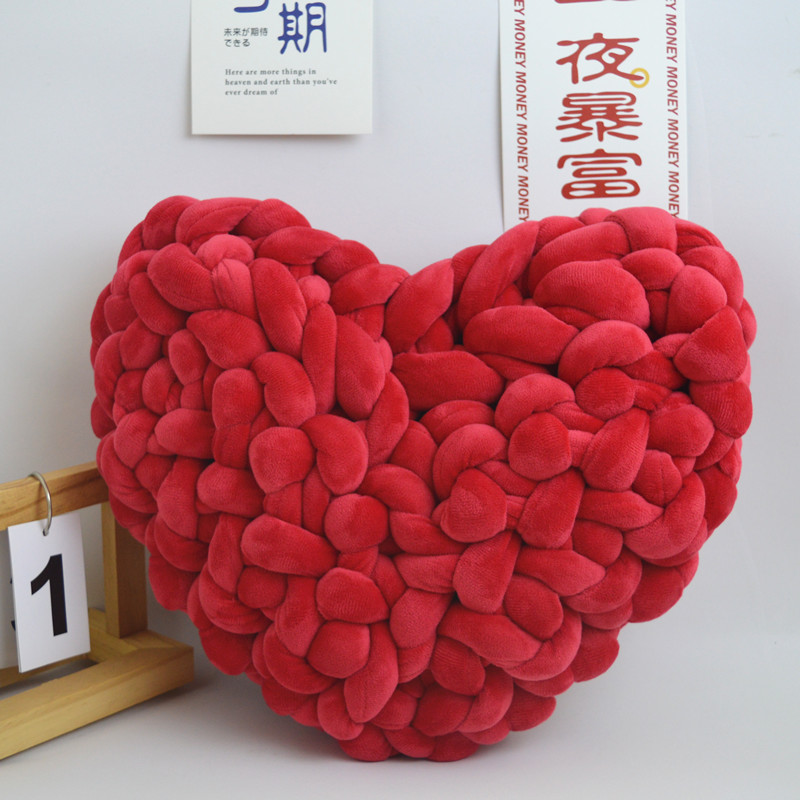 冰岛毛线心形抱枕手工编织