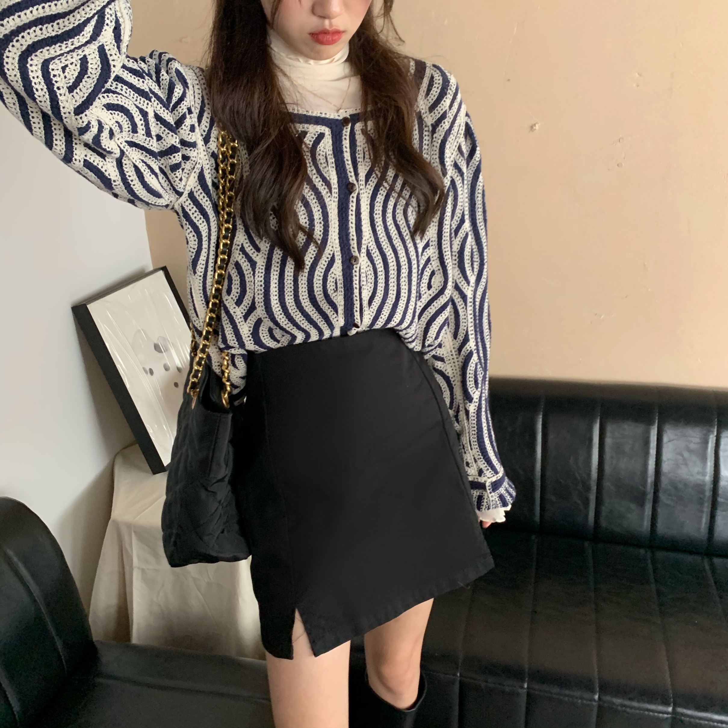 Real shot real price autumn new Korean fashion versatile square collar wave print loose long sleeve knitted cardigan