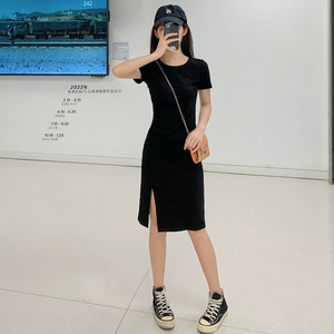 黑色连衣裙女夏2022新款显瘦短袖裙子性感开叉气质小黑裙女高级感