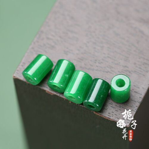 天然干青翡翠阳绿7*10mm桶珠