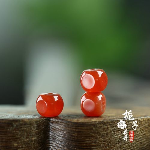 天然冰红玛瑙魔方糖珠