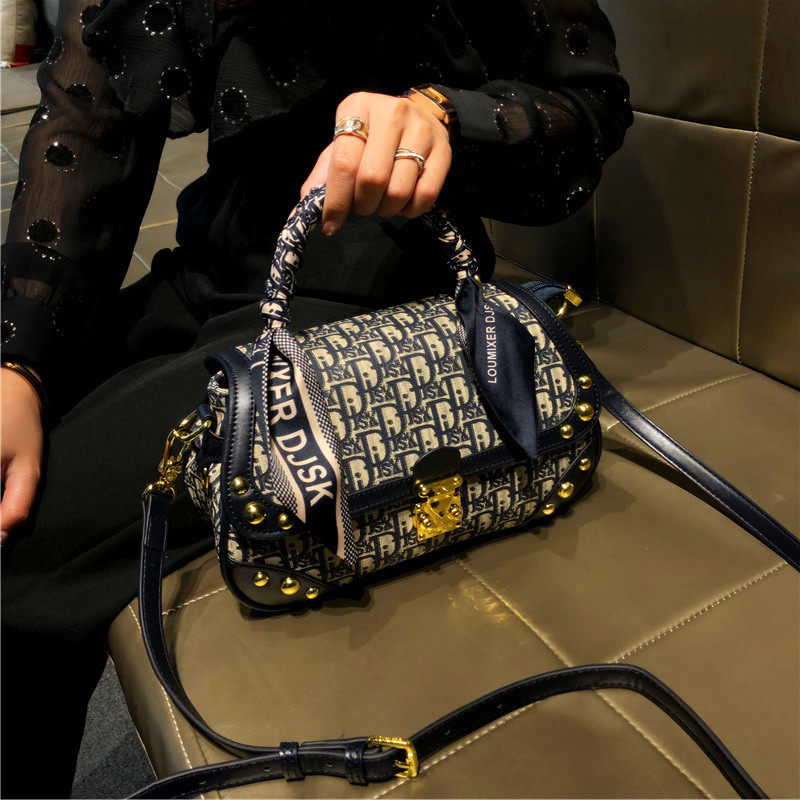 品牌包包女式2024新款时尚手提通勤单肩包真皮冬季斜挎小方包,箱包皮具/热销女包/男包,小方包,淘宝优惠券,粉丝福利购,淘宝优惠卷