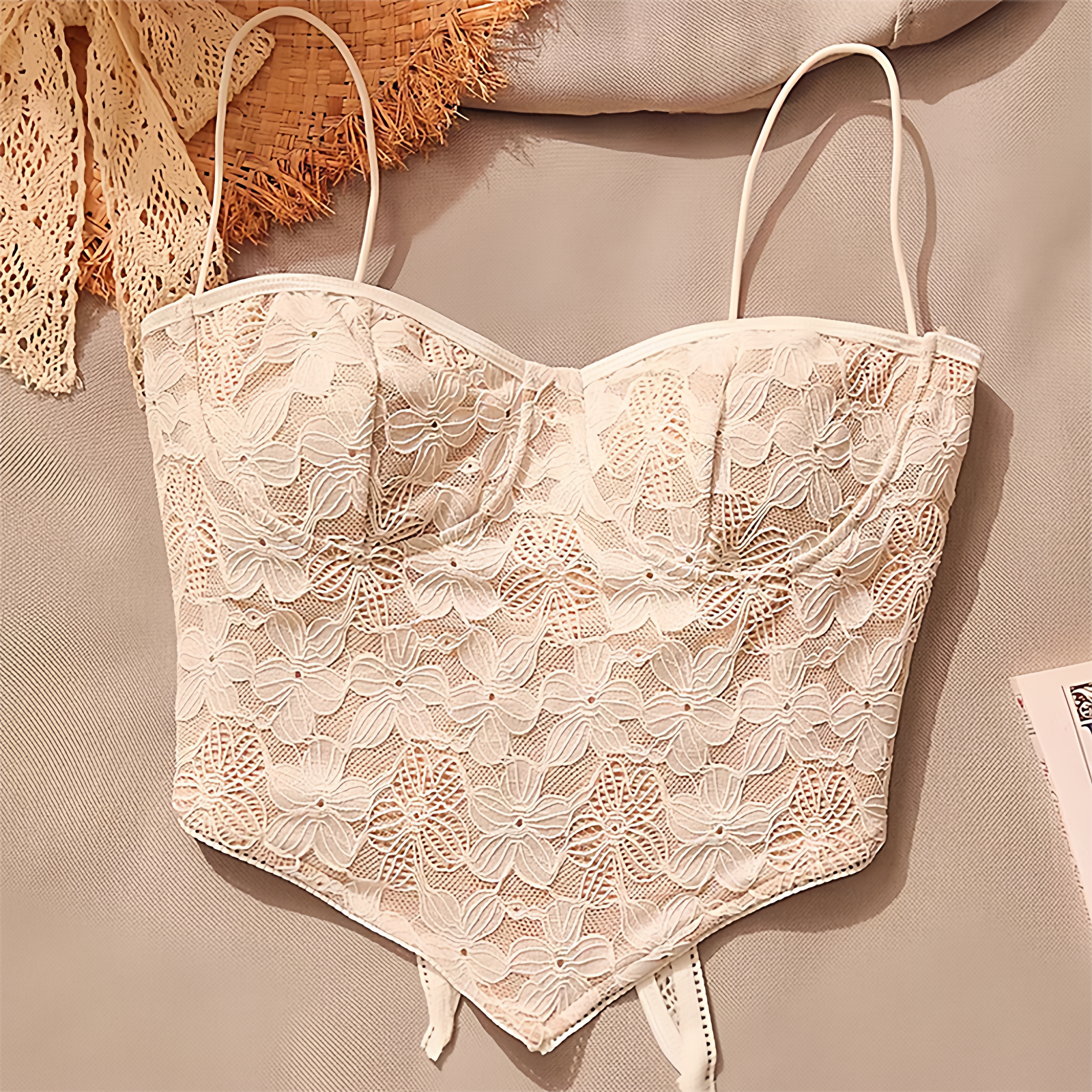 纯欲白色蕾丝吊带背心女带胸垫抹胸西装内搭性感短款露腰辣妹上衣