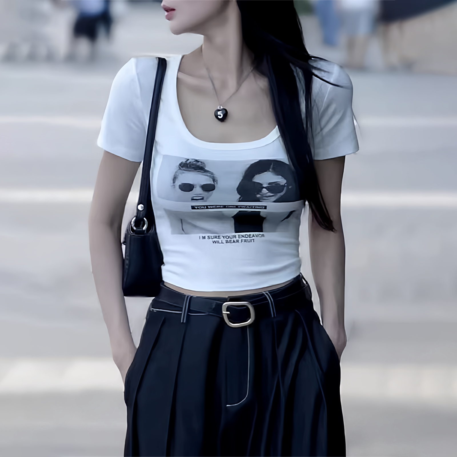 方领短袖t恤女夏新款设计感修身显瘦辣妹短款工装裤女搭配的上衣