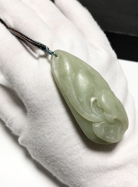 D1095# 天然和田玉巧雕青白玉花雕玉吊坠54*25*18.5mm 重33.26克