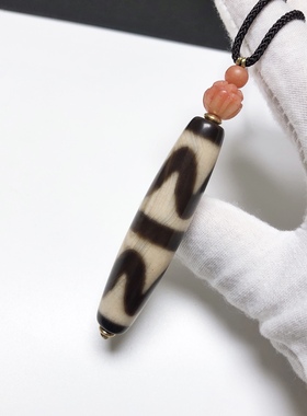 D896# 西藏老料至纯双虎牙包浆天珠玉化老玛瑙玉髓吊坠 重16.73克