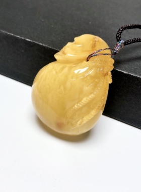 D333# 天然蜜蜡白妖花大钱袋子吊坠 招财纳福 51*49*27mm 28.81克
