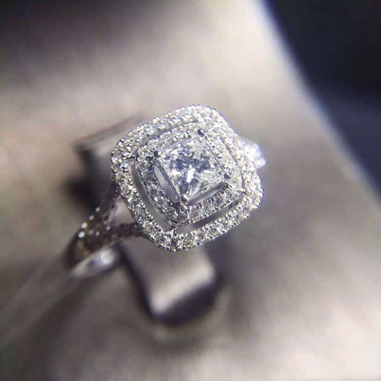 福大生150分垫形公主方钻石结婚戒指18K白金一克拉钻女戒订婚礼物