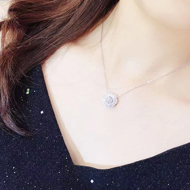 福大生 白18K金钻石项链 群镶圆形钻石吊坠 时尚显钻女款项链礼物