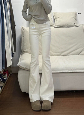 白色微喇牛仔裤女2026春季韩版新款弹力显瘦修身拖地喇叭马蹄裤子