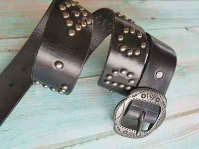 复古针扣黑色字母铆钉皮带