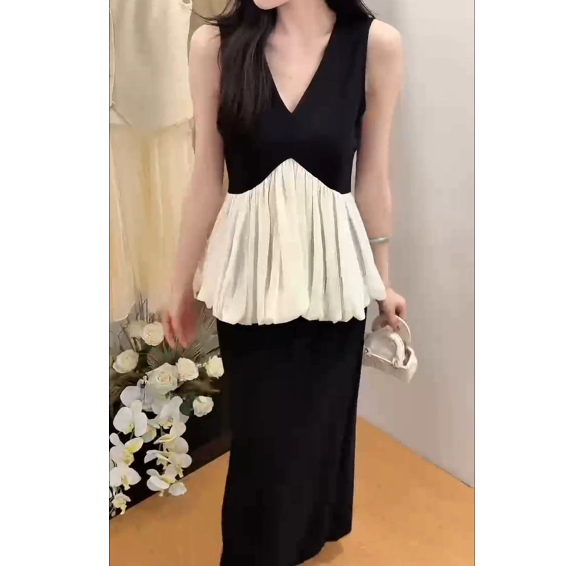 YJQ韩系夏款设计感气质时尚黑白撞色荷叶边拼接无袖背心上衣套装