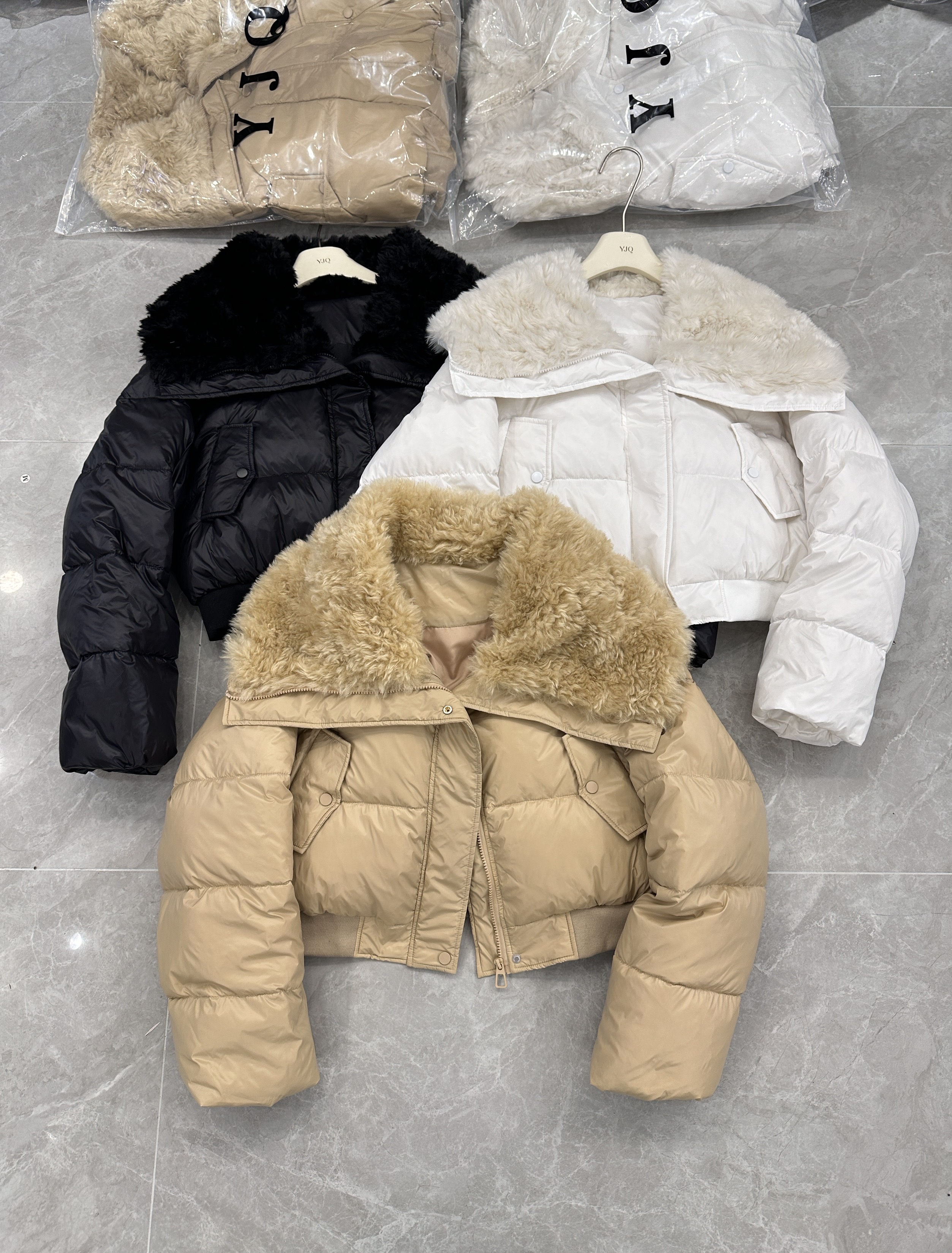 YJQ羊羔毛大翻领短羽绒服女冬季新款韩版减龄洋气保暖白鸭绒外套