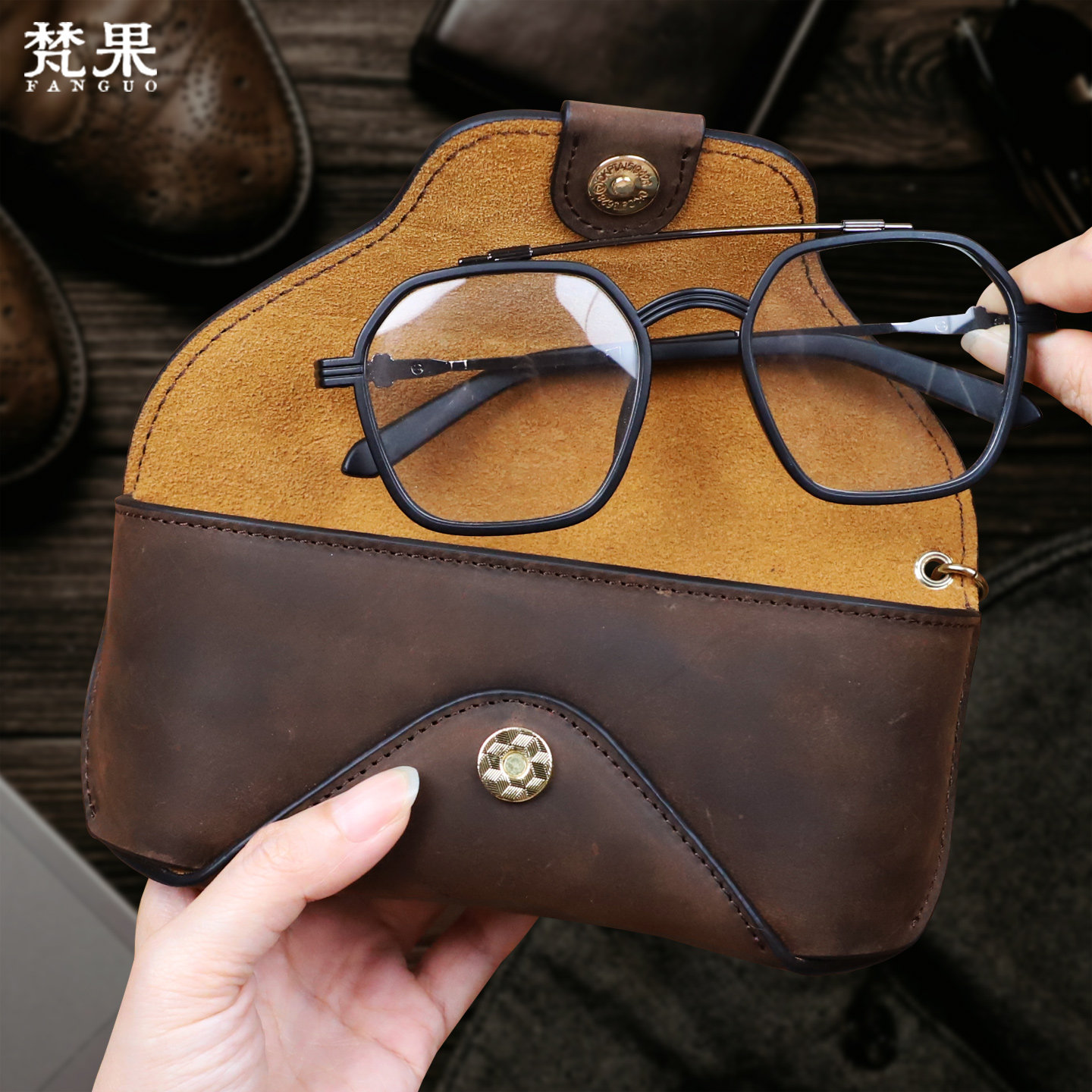真皮可挂式眼镜袋男女抗压墨镜收纳盒头层牛皮防掉近视眼镜保护包