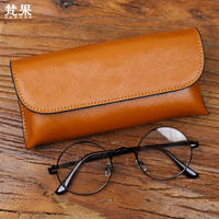 Handcrafted vegetable-tanned cowhide eyeglass case, thickened pressure-resistant portable eyeglass bag for men and women, niche genuine leather sunglasses case thumbnail 5