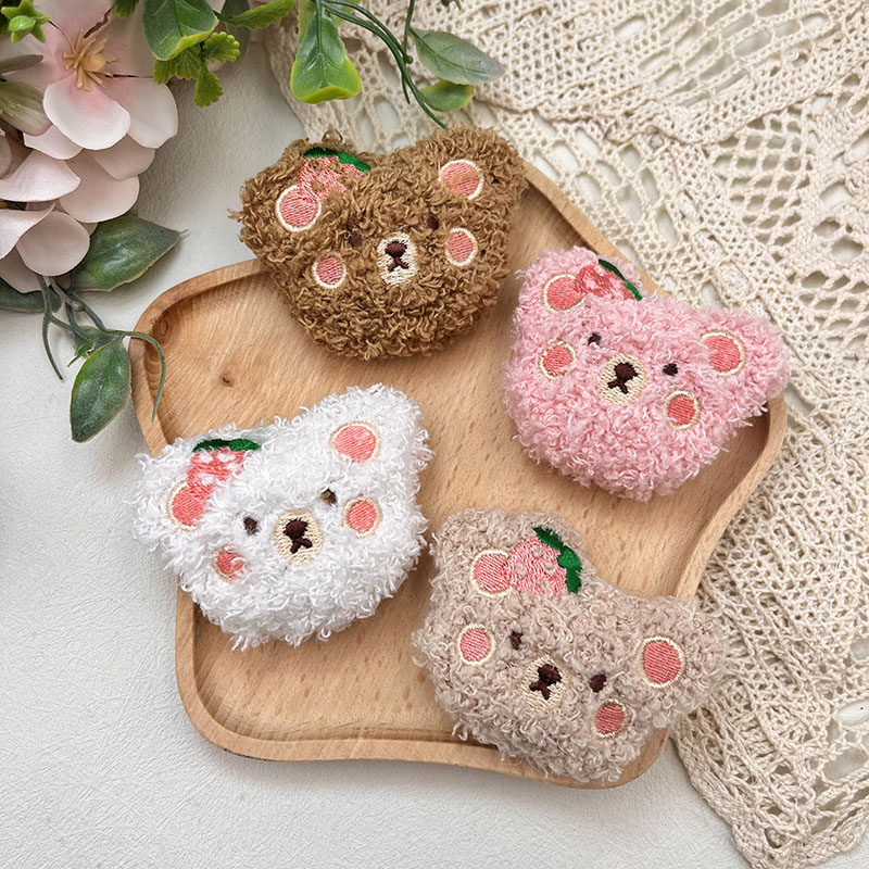 四色可爱毛绒小公仔胸针