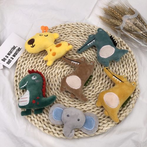 卡通围巾背包百搭公仔装饰品胸针