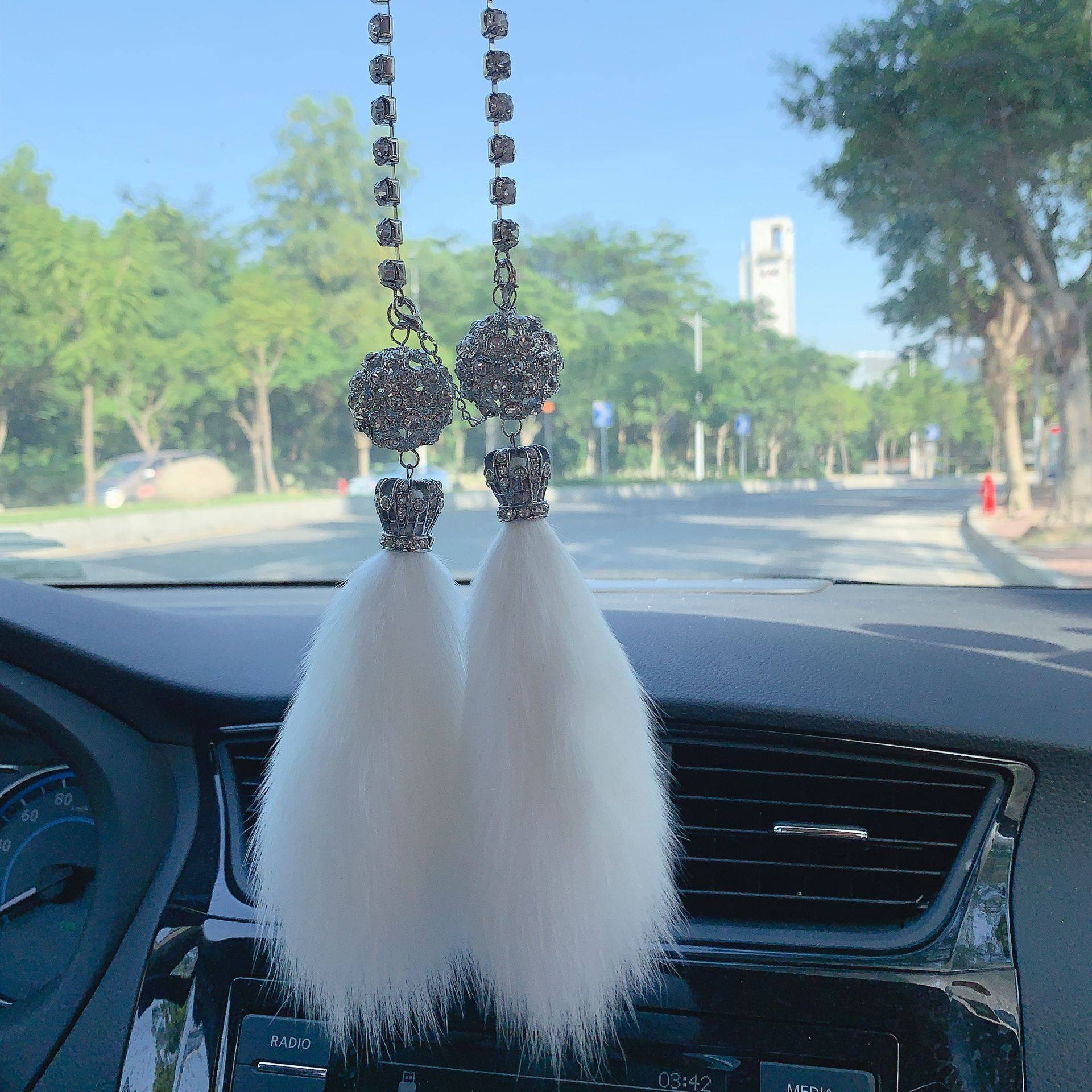 汽车挂件车内吊饰高档女士狐狸毛水晶韩国可爱车载吊坠车上挂饰品