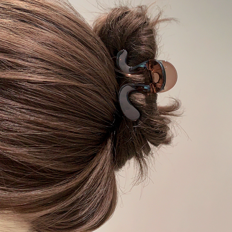 高级感盘发抓夹女2025新款