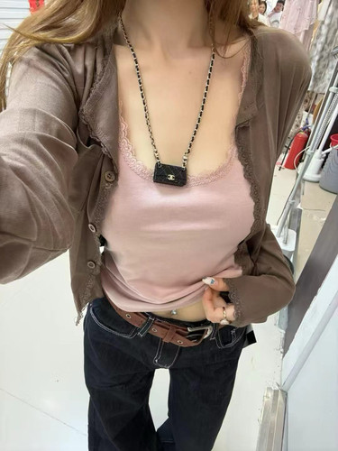 十三行2026秋季新款时尚百搭显瘦蕾丝拼接吊带背心两件套上衣女