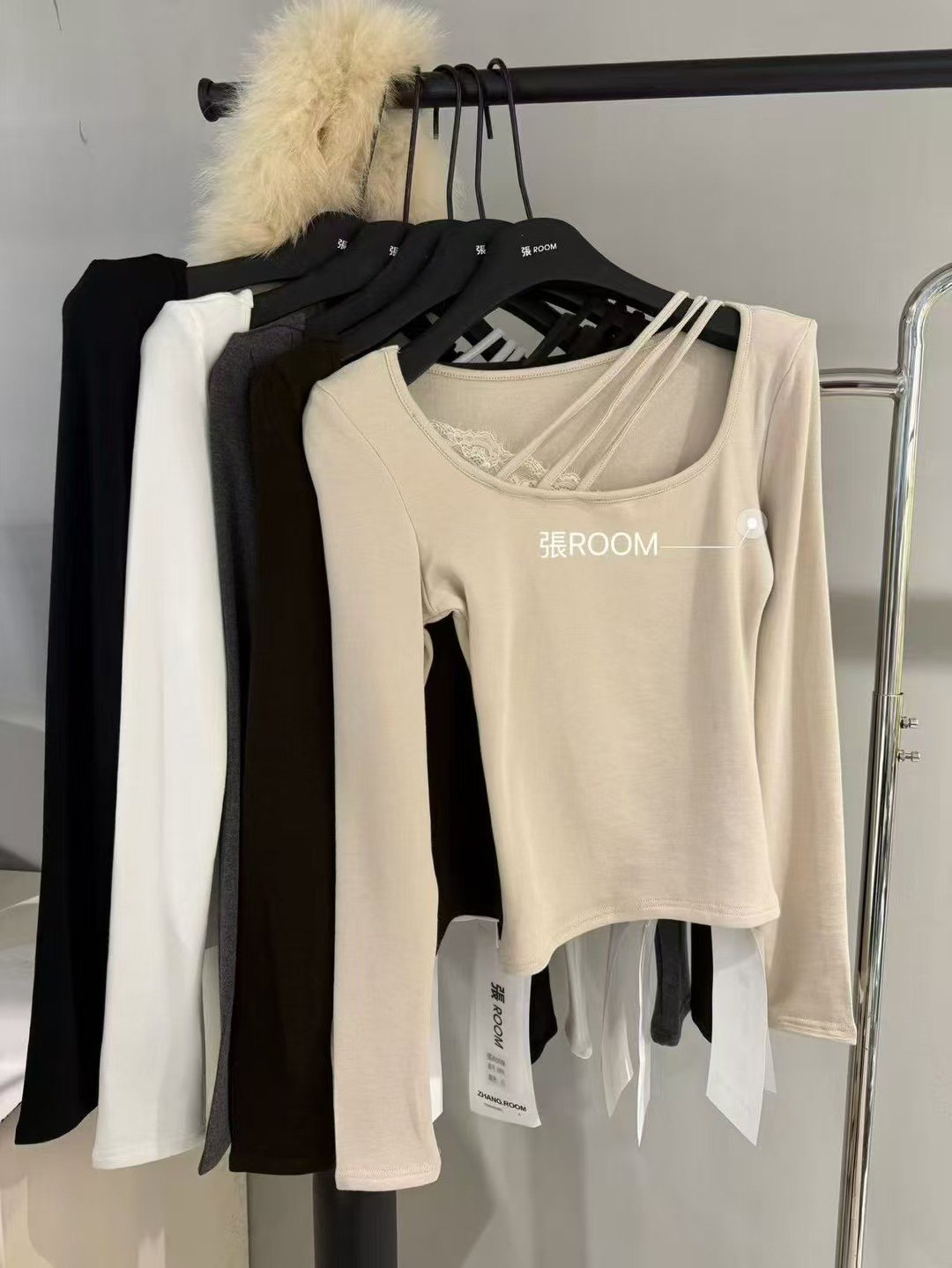 十三行2026春季新款韩版时尚百搭显瘦蕾丝拼接U领长袖T恤女上衣,女装/女士精品,T恤,淘宝优惠券,粉丝福利购,淘宝优惠卷