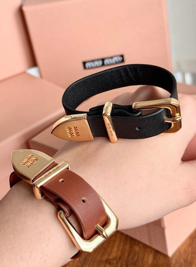 小红书ins爆款缪uim家真皮手链女气质轻奢字母手饰手环手圈镯子