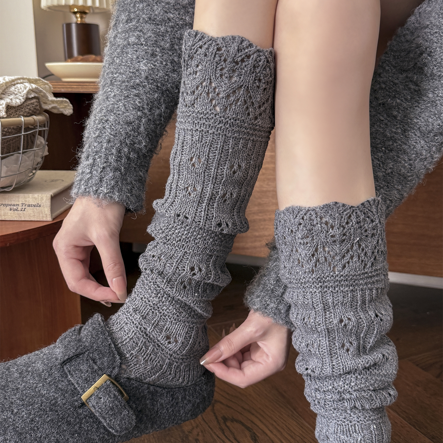 日系复古镂空针织小腿袜子女中筒堆堆袜秋冬保暖配靴子长筒袜靴袜