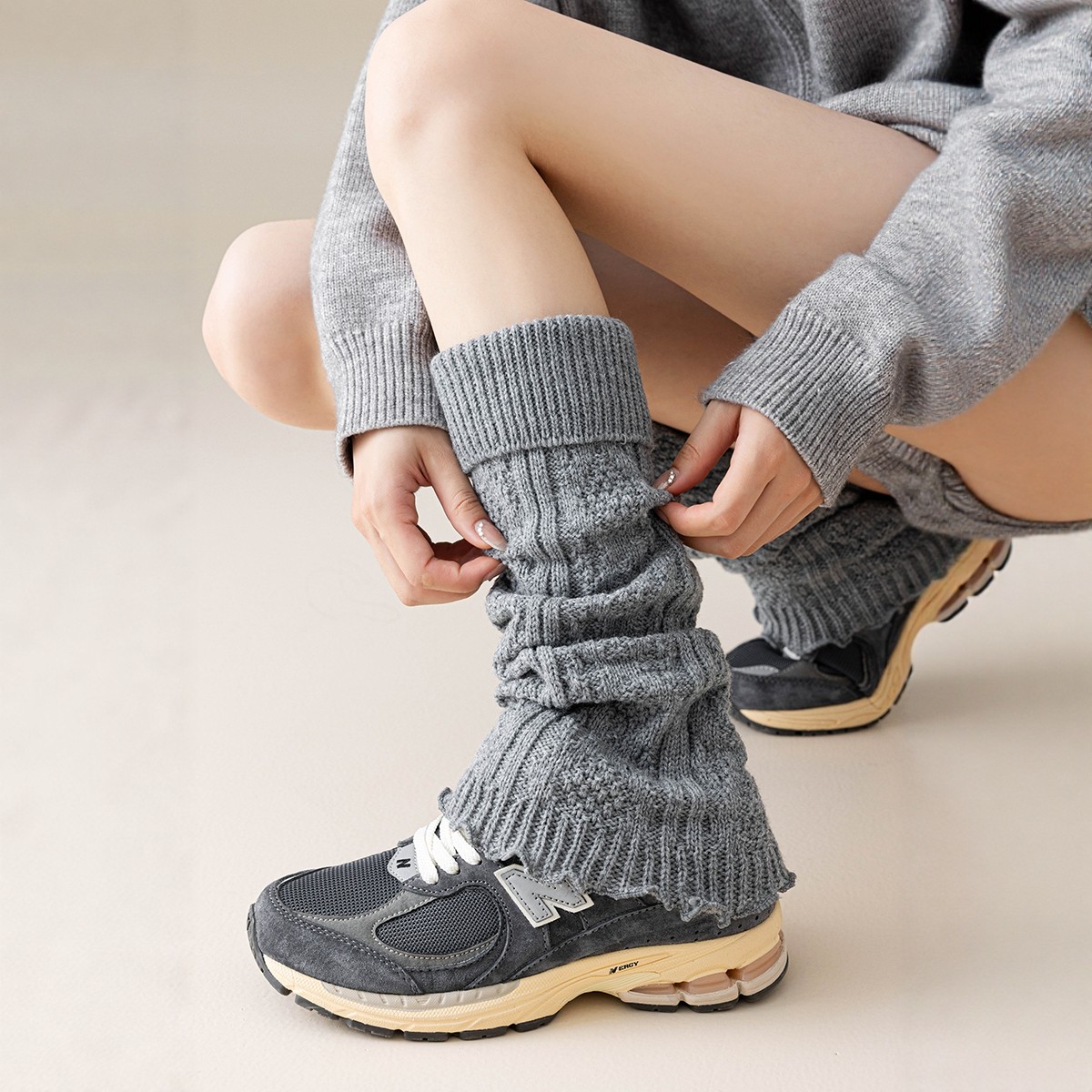 灰色袜套女秋冬季日系喇叭口小腿袜y2k穿搭长筒腿套miu系堆堆袜子