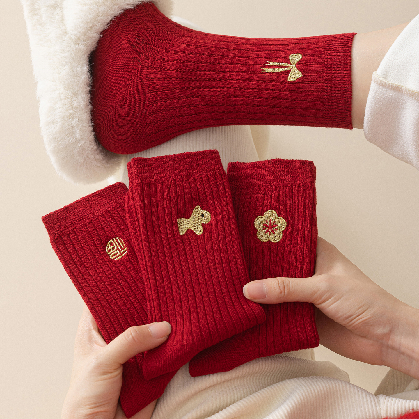 红色袜子女本命年中筒袜2026新款秋冬属马新年大红色刺绣堆堆长袜