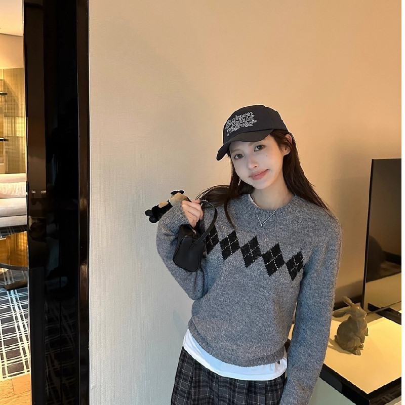 东莞大朗毛衣工厂直销上衣秋冬2025新款圆领减龄可外穿打底针织衫