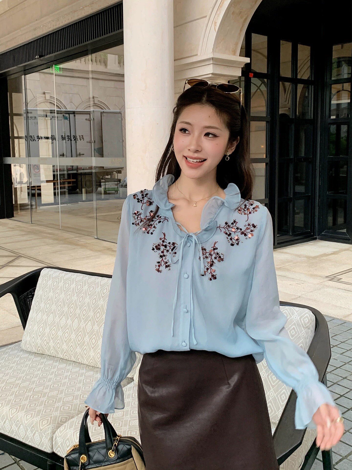 早秋木耳边系带刺绣衬衫女碎花绣花喇叭袖薄款仙气长袖上衣