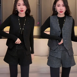 简约通勤时尚套装女2026春季新款蝴蝶结漏背马甲短裤毛呢两件套潮
