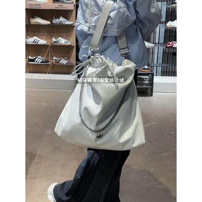 阿迪达斯皮质大号斜跨包