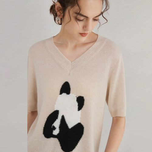 25秋冬新款100纯山羊绒女小v领熊猫提花百搭宽松亲肤舒适套头短袖