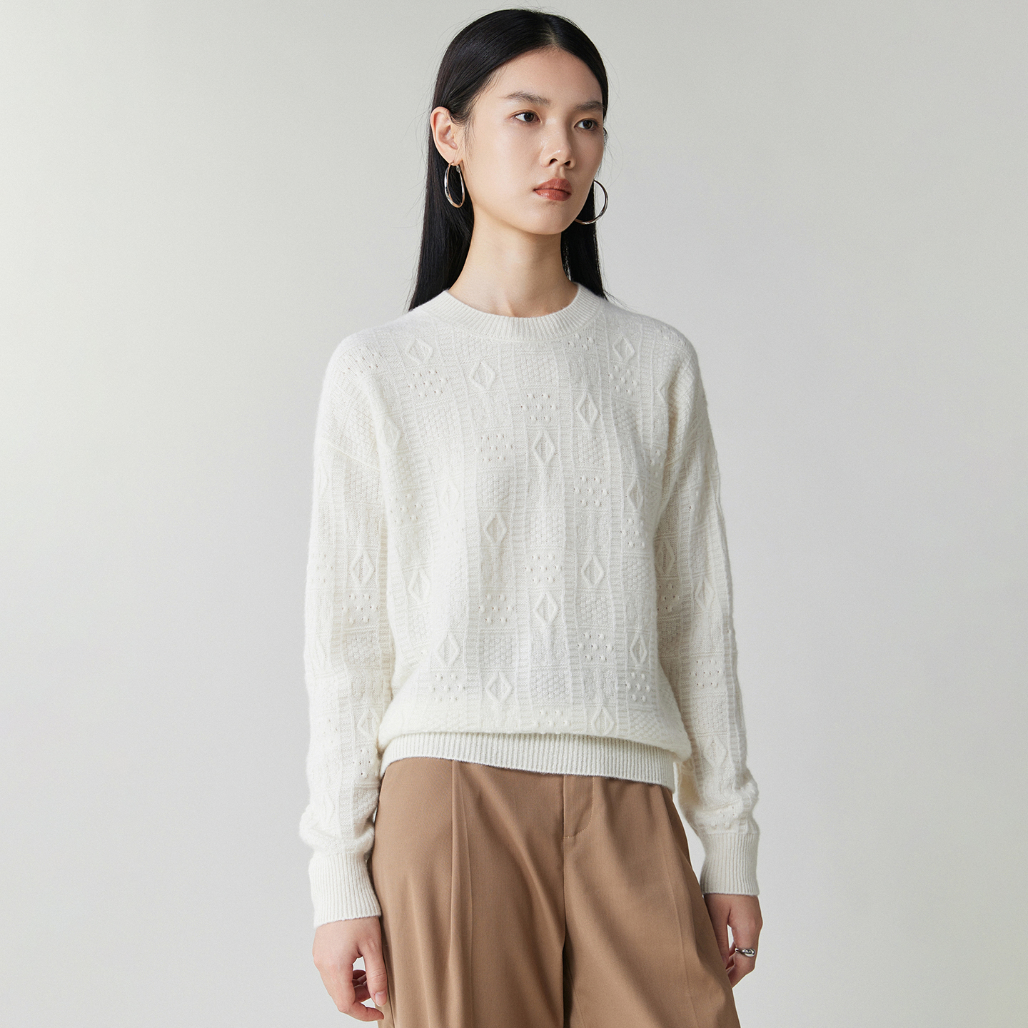 秋冬新款100%山羊绒衫女圆领加厚轻奢时尚百搭针织打底衫宽松毛衣