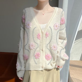 25秋冬新款 女针织外套 重工手绣康赛妮75%山羊绒25%桑蚕丝V领开衫