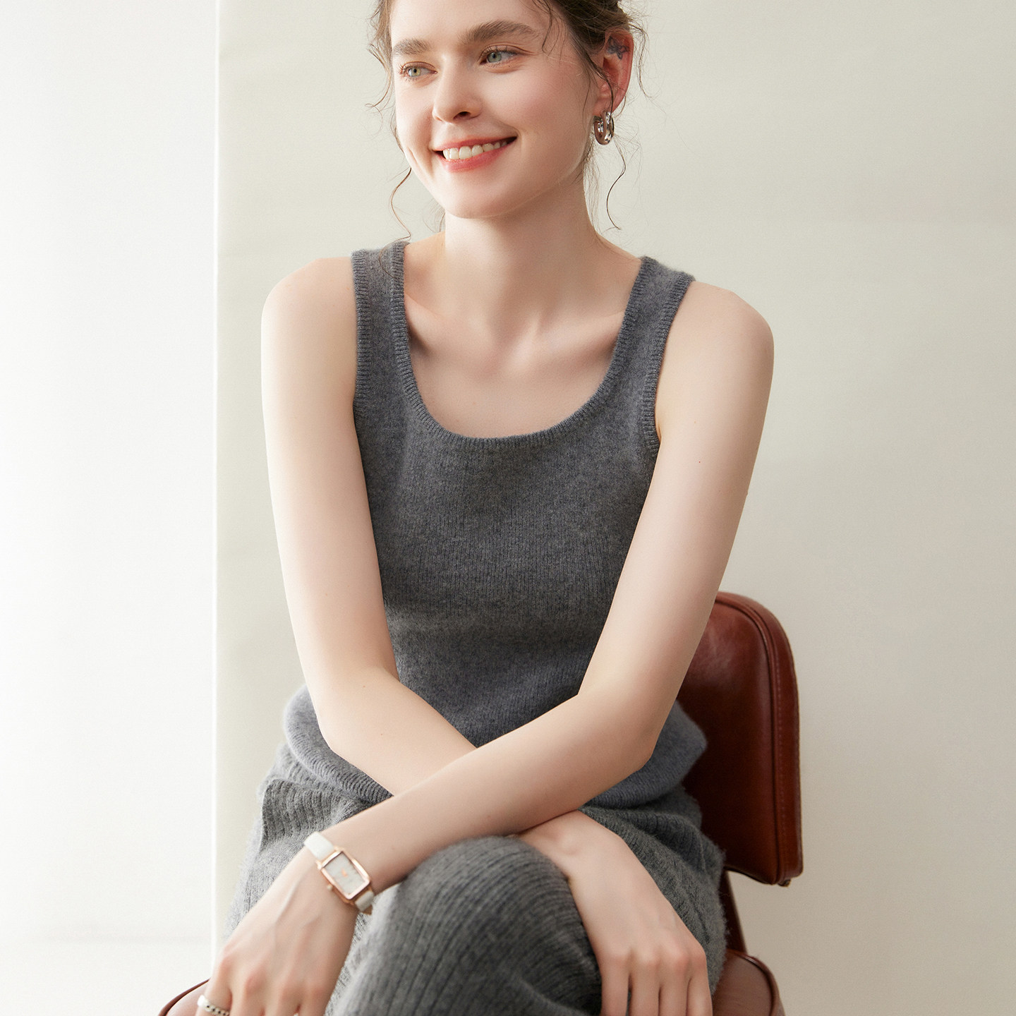 2025秋冬新款100%纯山羊绒背心女U领针织打底衫修身内搭毛衣吊带,女装/女士精品,羊绒衫,淘宝优惠券,粉丝福利购,淘宝优惠卷