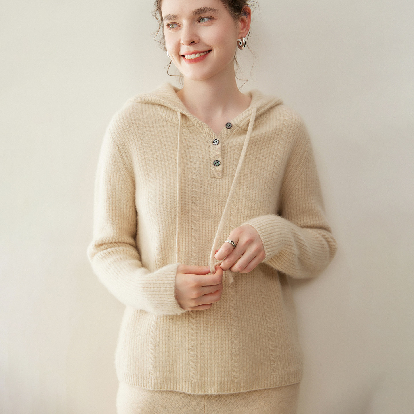 秋冬新款100%山羊绒衫女元宝针加厚连帽宽松针织套头毛衣休闲帽衫,女装/女士精品,羊绒衫,淘宝优惠券,粉丝福利购,淘宝优惠卷