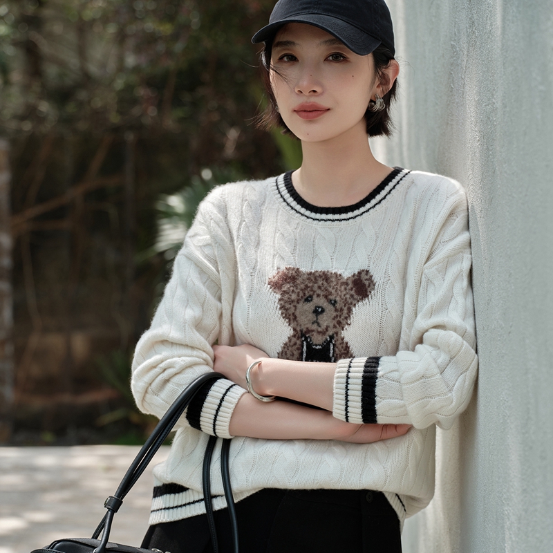 25秋冬新款圆领卡通刺绣撞色宽松加厚纯山羊绒衫女长袖打底衫毛衣