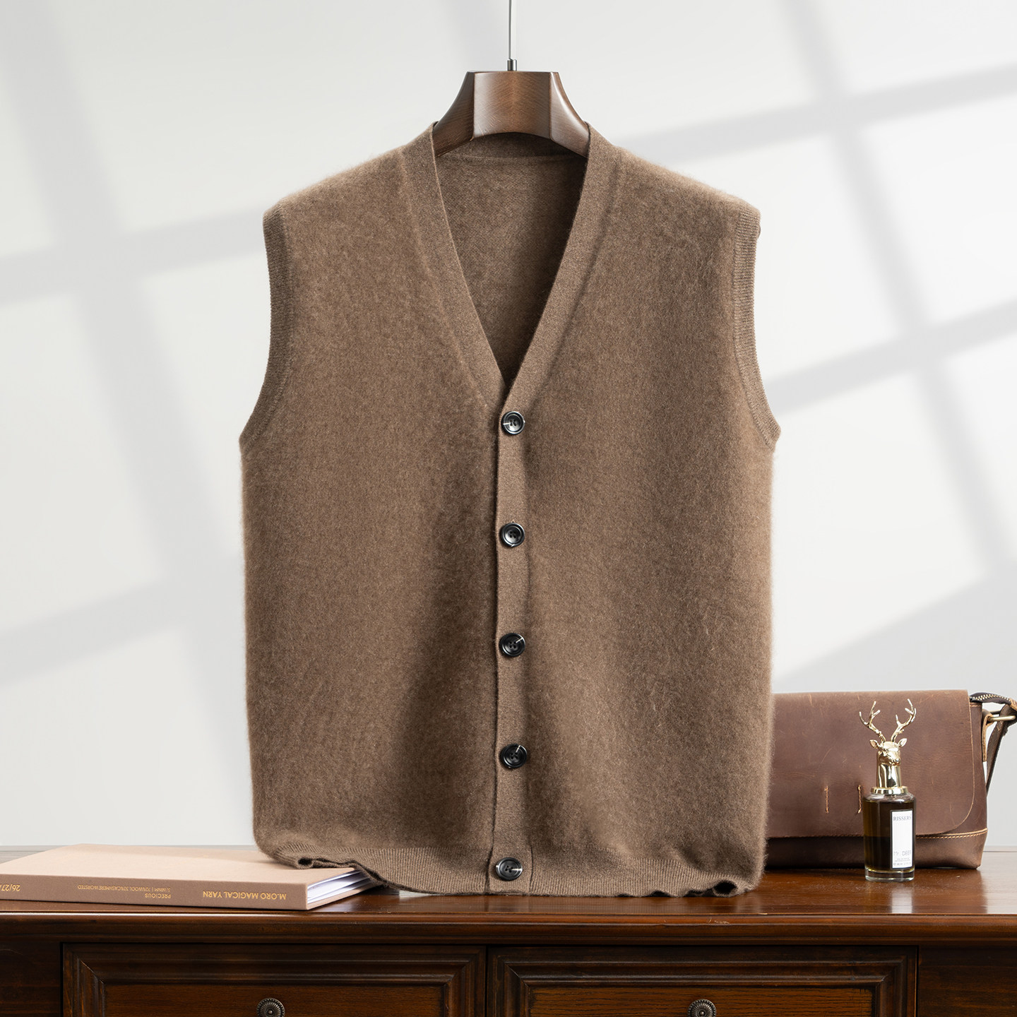 2025秋冬新款100%山羊绒背心男V领纯色针织纽扣马甲保暖无袖坎肩,男装,羊绒背心,淘宝优惠券,粉丝福利购,淘宝优惠卷