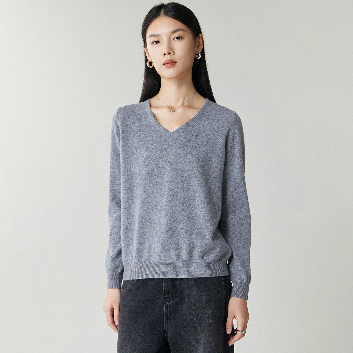 秋冬新款100%山羊绒衫V领针织衫女百搭时尚毛衣洋气宽松内搭上衣