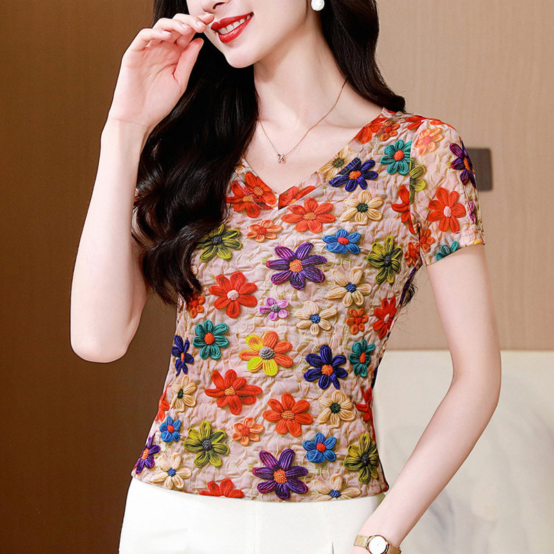 2025夏季新款时尚印花V领短袖t恤女洋气短款中年修身显瘦上衣薄款