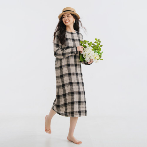 梭家｜偏移的风｜文艺复古亚麻格纹圆领连衣裙春女长袖中长棉麻裙